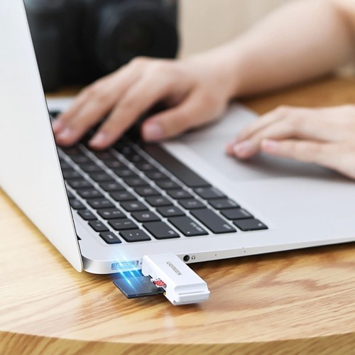 ATMINTIES KORTELIŲ SKAITYTUVAS UGREEN CM104 USB-A 3.0 TO TF/SD (40752) JUODAS