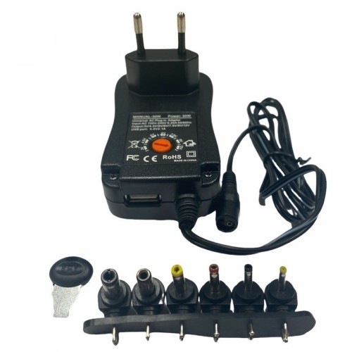 UNIVERSALUS ĮKROVIKLIS REACH 3-12V 12/30W (MAX 2.1A) UNIVERSALUS ĮKROVIKLIS REACH 3-12V 12/30W (MAX 2.1A)